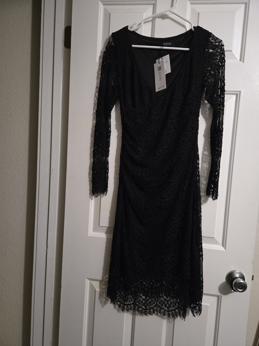 Acevog Black Lace Long Sleeve Midi Dress